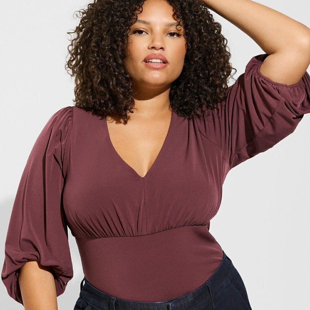 Torrid - Studio Knit V-Neck Quarter Sleeve Shirred Top in Sassafras​​​​​​​​​​